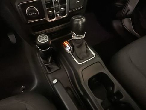 Used 2023 Jeep Wrangler Unlimited w/ Cold Weather Group AWD/4WD image 20