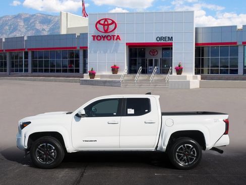 New 2025 Toyota Tacoma TRD Sport image 5