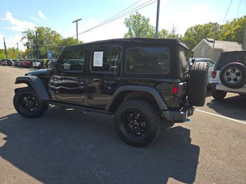 Used 2024 Jeep Wrangler Unlimited AWD/4WD image 17