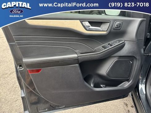 Certified 2022 Ford Escape Titanium w/ Titanium Elite Package image 19