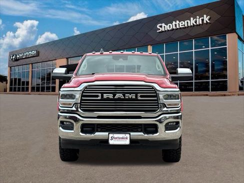 Used 2022 RAM 2500 Laramie AWD/4WD image 2
