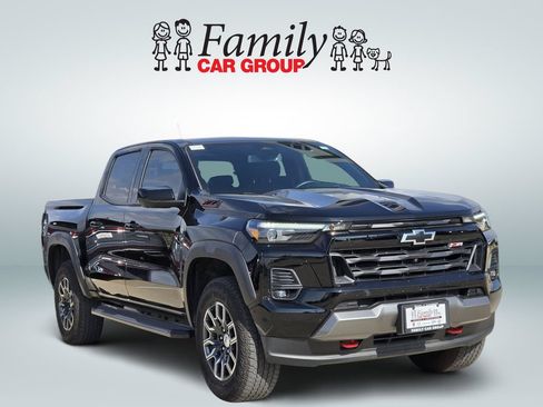 Used 2024 Chevrolet Colorado Z71 w/ Z71 Convenience Package 2 AWD/4WD image 2