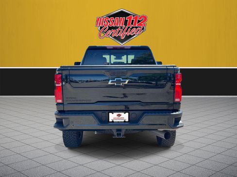 Used 2025 Chevrolet Silverado 2500 LT w/ Trail Boss Package AWD/4WD image 8