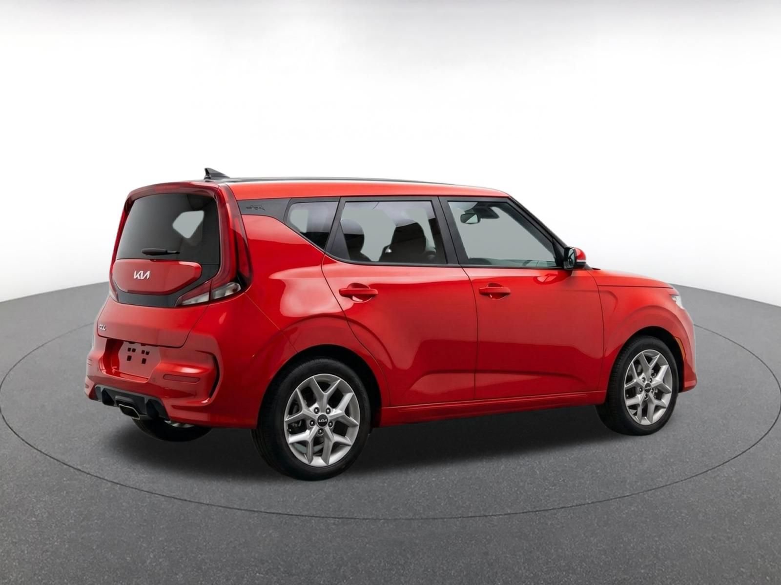 Used 2025 Kia Soul LX w/ LX Technology Package FWD image 8