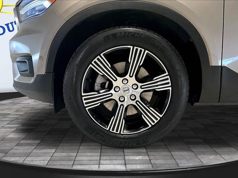 Used 2021 Volvo XC40 T4 Inscription FWD image 32