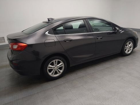Used 2017 Chevrolet Cruze LT image 10