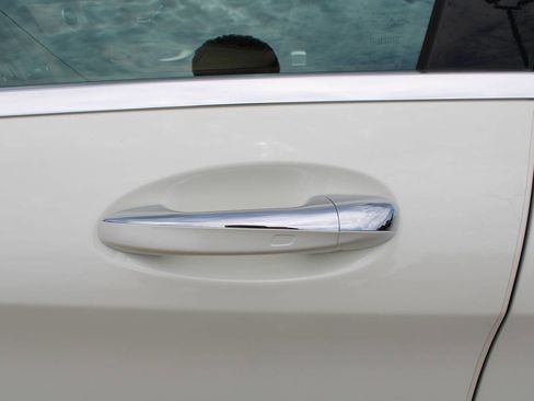 Used 2018 Mercedes-Benz S 560 4MATIC Sedan image 27