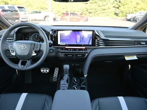 New 2026 Toyota Camry Hybrid AWD/4WD image 18