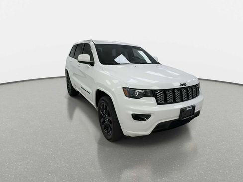 Used 2021 Jeep Grand Cherokee Laredo X AWD/4WD image 3