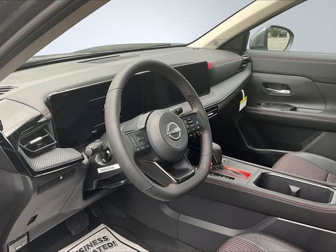 New 2025 Nissan Kicks SR AWD/4WD image 6