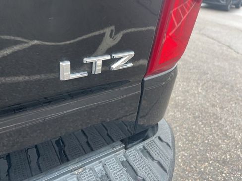 Used 2022 Chevrolet Silverado 1500 LTZ w/ LTZ Premium Package image 13