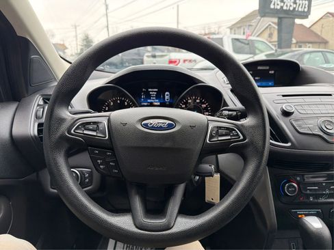 Used 2017 Ford Escape SE image 16
