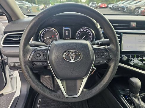 Used 2018 Toyota Camry LE FWD image 24