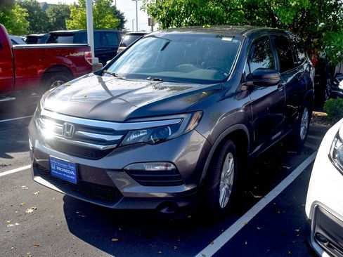 Used 2018 Honda Pilot LX image 1