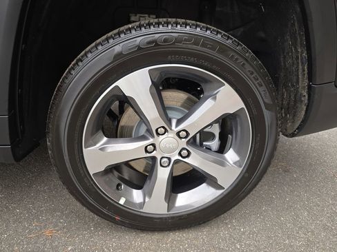 New 2025 Jeep Grand Cherokee L Limited image 35