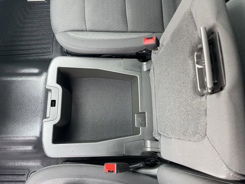 Used 2024 Chevrolet Silverado 1500 LT image 16