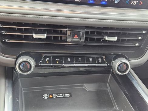 Used 2025 Chevrolet Suburban Z71 AWD/4WD image 18