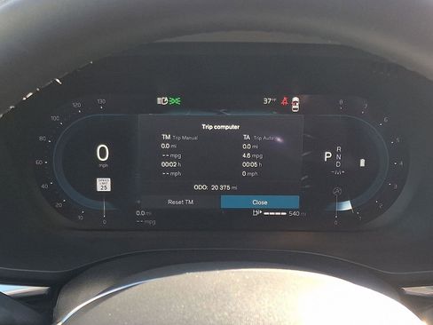 Certified 2024 Volvo XC60 B5 Plus w/ Climate Package image 20