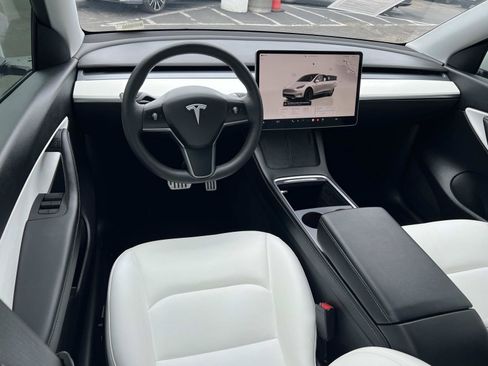 Used 2022 Tesla Model Y Performance AWD/4WD image 7