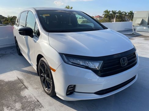 Used 2023 Honda Odyssey Sport image 4