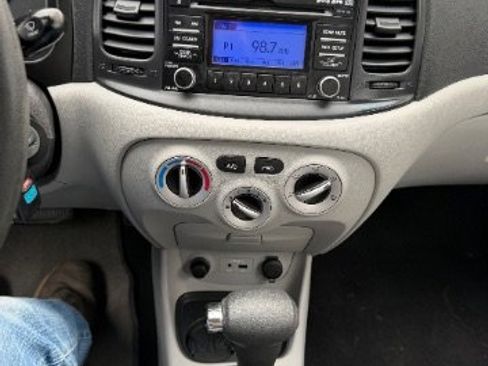 Used 2010 Hyundai Accent GLS w/ Premium Pkg 4 image 17