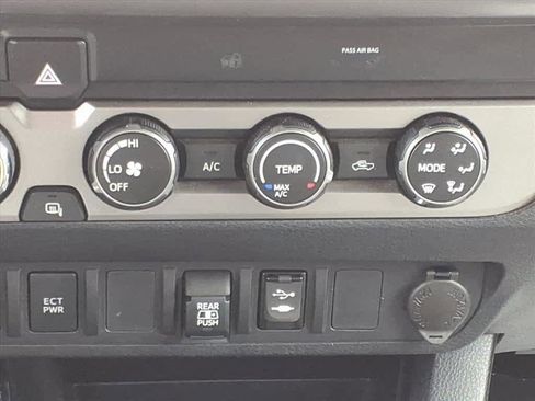 Used 2019 Toyota Tacoma SR5 image 12