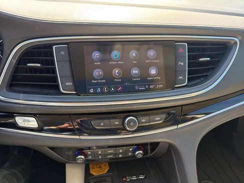 Used 2024 Buick Enclave Avenir w/ Avenir Technology Package image 17