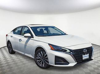 Used 2024 Nissan Altima 2.5 SV w/ SV Premium Package image 1
