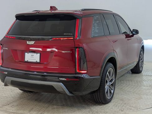 New 2026 Cadillac Vistiq Sport image 8