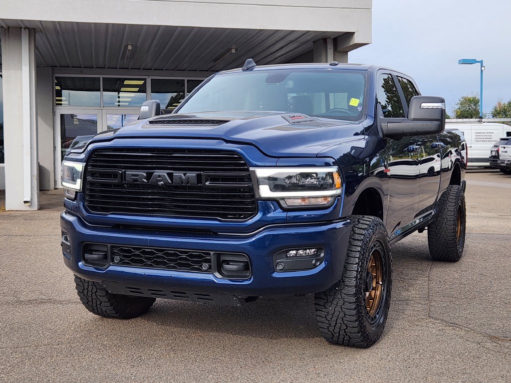 Used 2024 RAM 2500 Laramie w/ Night Edition AWD/4WD image 4