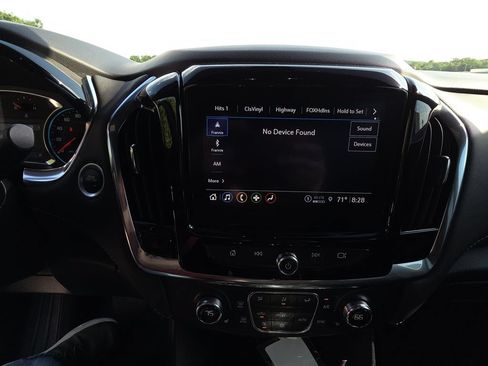 Used 2023 Chevrolet Traverse LT FWD image 10