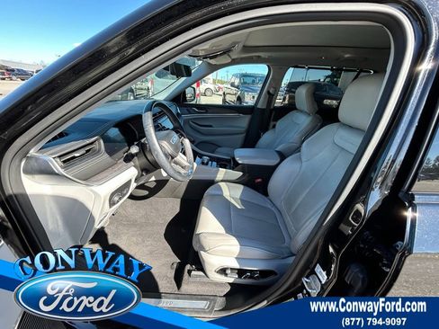 Used 2021 Jeep Grand Cherokee L Overland w/ Luxury Tech Group IV image 29