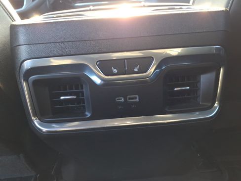 Used 2024 GMC Sierra 2500 SLT w/ SLT Premium Package image 15