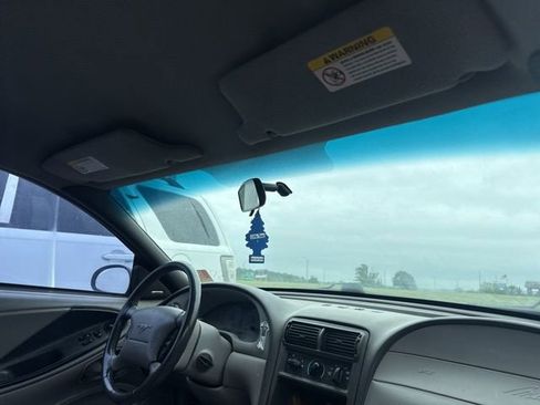 Used 2001 Ford Mustang Coupe image 8