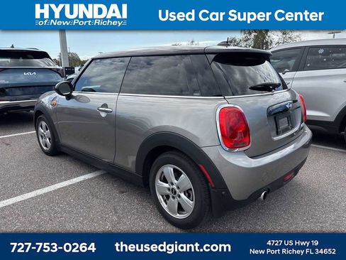 Used 2016 MINI Cooper 2-Door Hardtop image 2