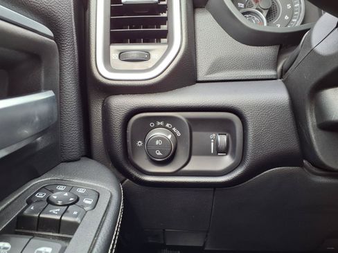 Used 2026 RAM 2500 Big Horn AWD/4WD image 12