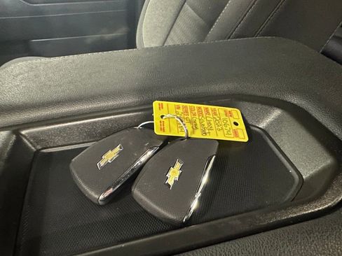 Used 2023 Chevrolet Silverado 1500 LT image 8