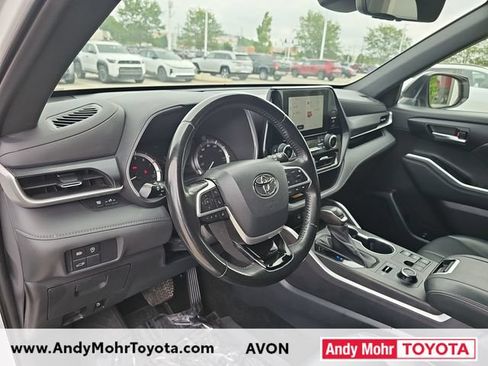 Used 2023 Toyota Highlander XSE AWD/4WD image 9