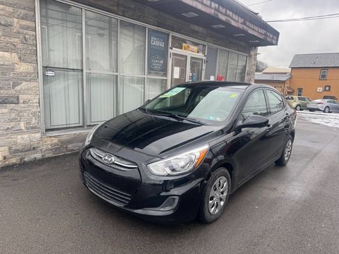 Used 2017 Hyundai Accent SE image 2