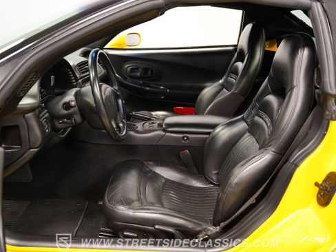 Used 2000 Chevrolet Corvette Convertible w/ Memory Pkg image 39