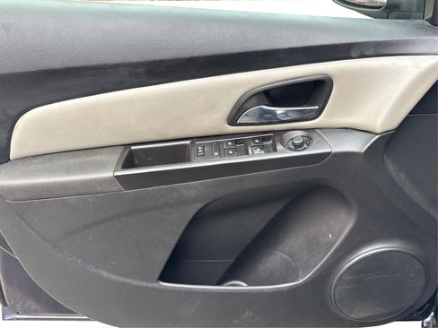 Used 2015 Chevrolet Cruze LT image 21