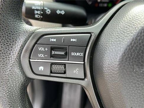 Used 2023 Honda HR-V LX image 11