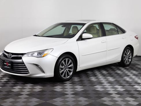 Used 2017 Toyota Camry XLE w/ Advanced Technology Package FWD image 1