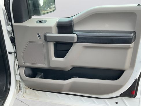 Used 2015 Ford F150 XLT w/ Equipment Group 301A Mid RWD image 22