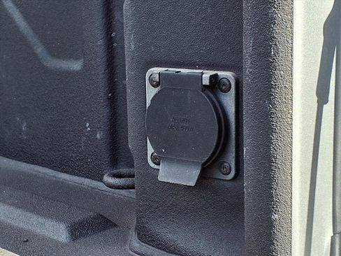 Certified 2024 Chevrolet Silverado 2500 LTZ w/ LTZ Premium Package image 8