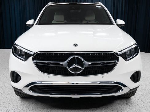 New 2027 Mercedes-Benz GLC 300 image 2