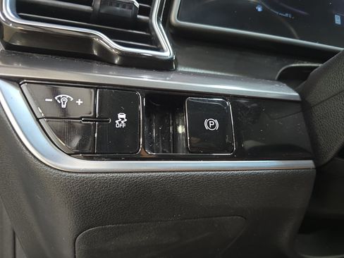 Used 2024 Kia Sportage EX FWD image 23