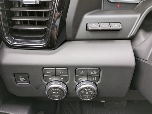 New 2026 GMC Sierra 1500 AT4X w/ AT4X AEV Edition AWD/4WD image 17