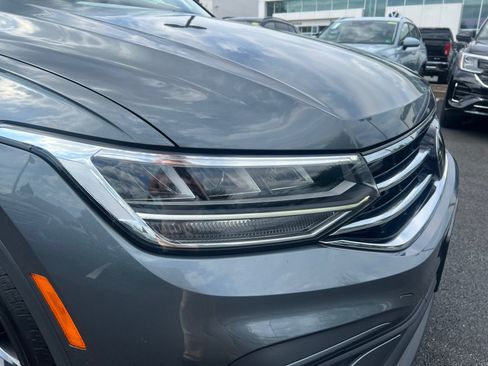 Used 2024 Volkswagen Tiguan SE AWD/4WD image 24
