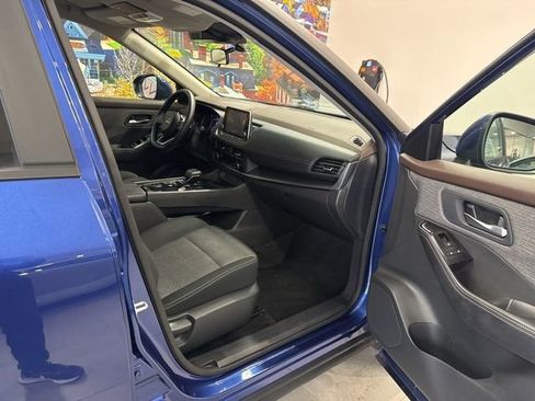 Used 2023 Nissan Rogue SV image 49